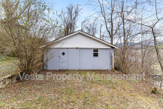 71 Hillside St in Canton, NC - Building Photo - Building Photo