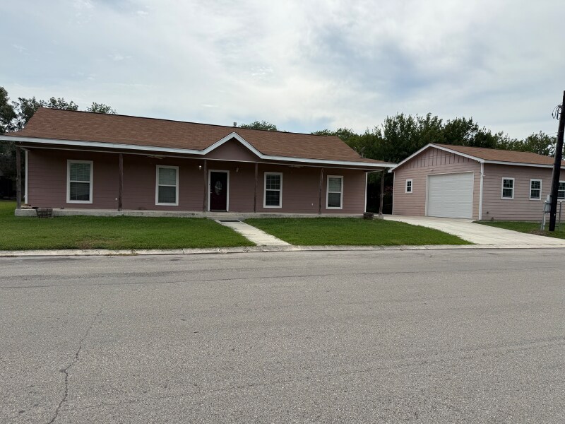 6 Sunflower Cir in New Braunfels, TX - Building Photo