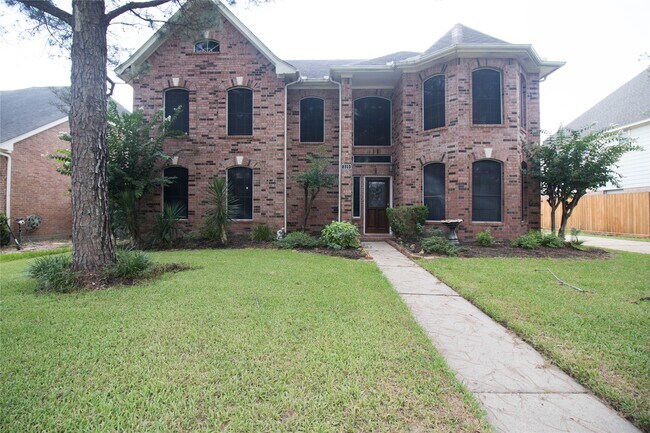 310 Cheddington Dr