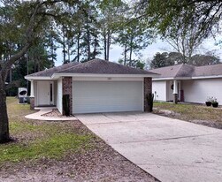 64 7th St in Shalimar, FL - Building Photo