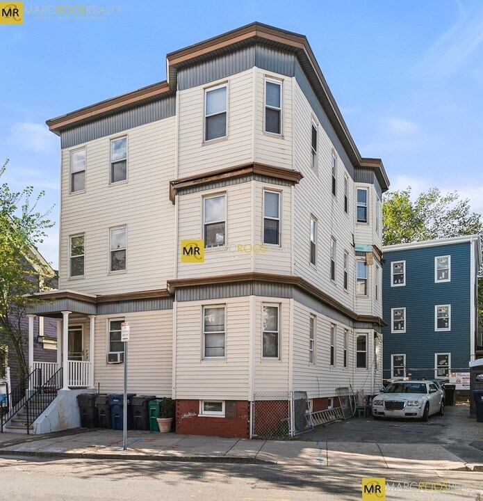 175 River St in Cambridge, MA - Building Photo