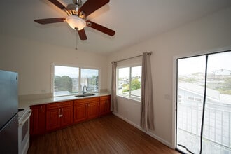 1314 Hoohulu St in Pearl City, HI - Foto de edificio - Building Photo