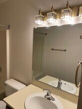 711 11th St NE in East Wenatchee, WA - Foto de edificio - Building Photo