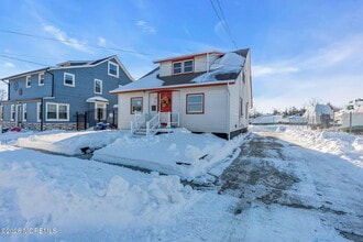94 Maplewood Ave in Keansburg, NJ - Building Photo - Building Photo