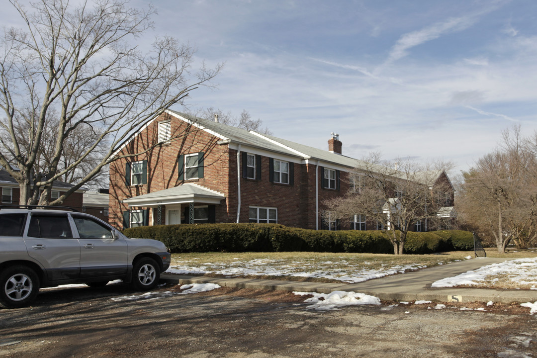 4425 Shelbyville Rd in Louisville, KY - Foto de edificio