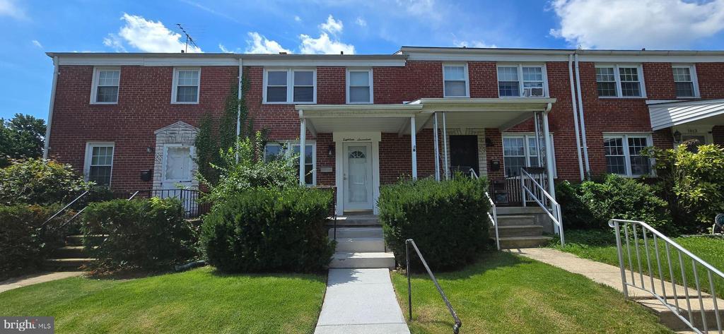 1817 Darrich Dr in Parkville, MD - Foto de edificio