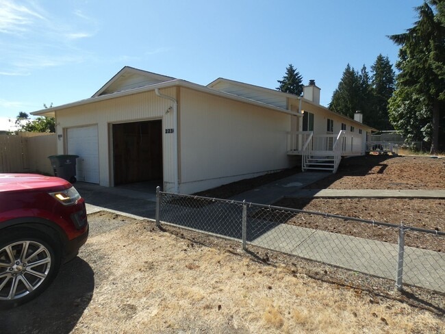 2236 E 7th Ave in Port Angeles, WA - Building Photo - Building Photo
