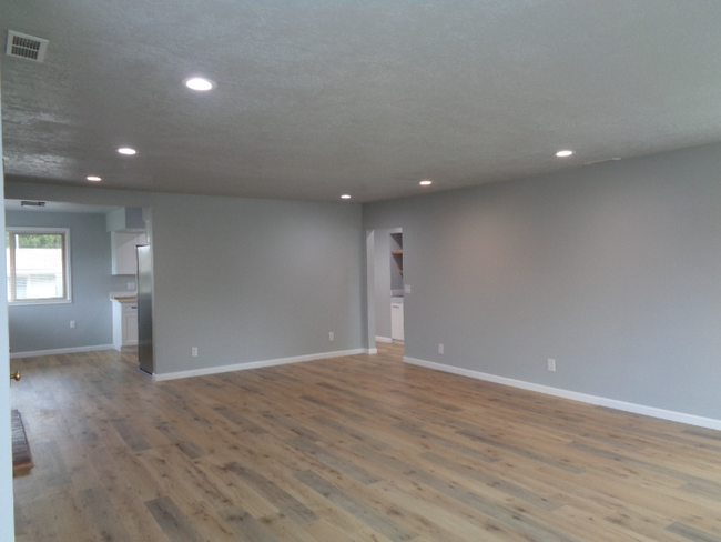 401 Pecks Dr in Everett, WA - Building Photo - Building Photo