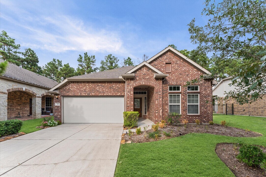 38 Tallgrass Way in Spring, TX - Building Photo