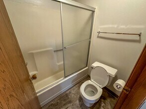 3014 Oakland St in Ames, IA - Building Photo - Building Photo