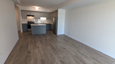 261 Woodbine Av in Kitchener, ON - Building Photo - Building Photo