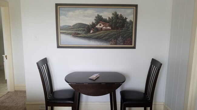 112 E 25th Ave, Unit 2 Second Floor in North Wildwood, NJ - Foto de edificio - Building Photo