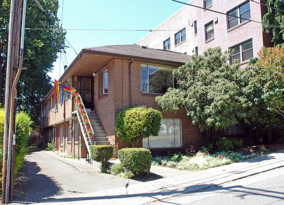 911 1st Ave W in Seattle, WA - Foto de edificio