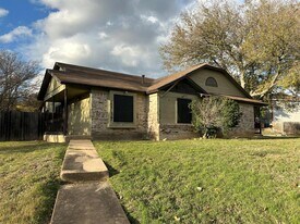 7900 West Gate Blvd in Austin, TX - Building Photo