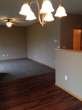 2106 Linden Trail in North Mankato, MN - Building Photo - Building Photo