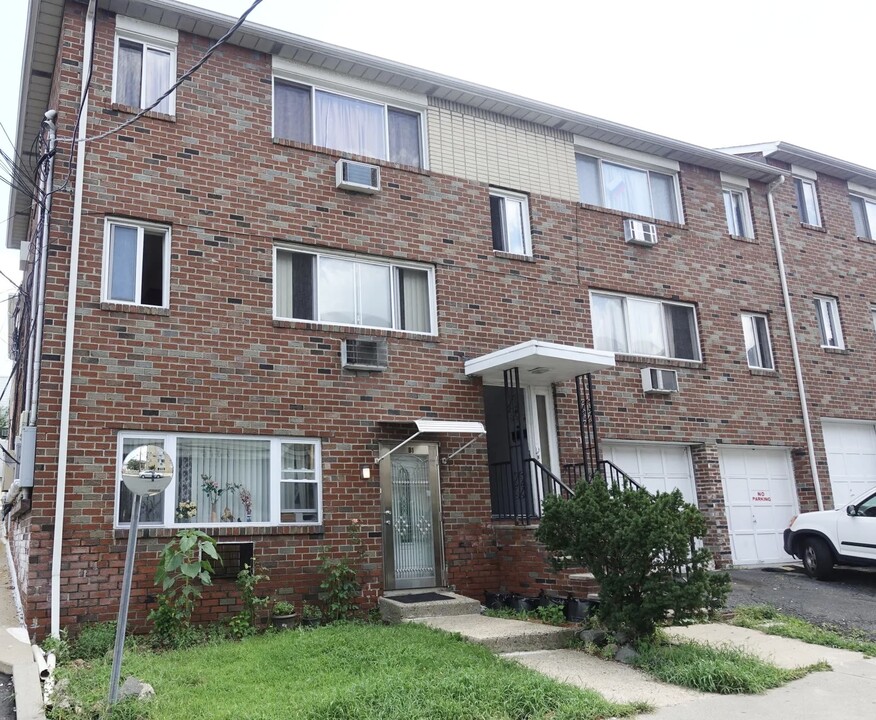 7020 Cottage Ave in North Bergen, NJ - Building Photo