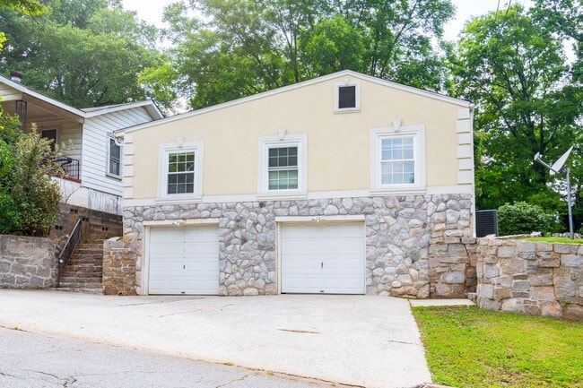property at 3349 La Vista Dr