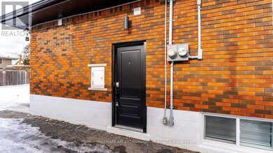 36 Cloke Ct in Hamilton, ON - Building Photo - Building Photo