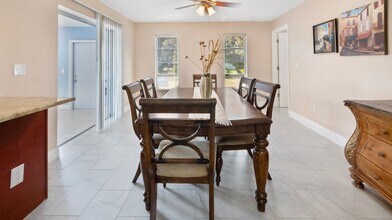 2310 SE 8th Ave in Cape Coral, FL - Building Photo - Building Photo
