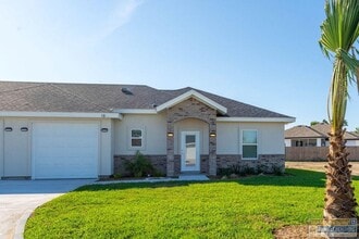 18 S Bay Hill Dr in Port Isabel, TX - Building Photo - Building Photo