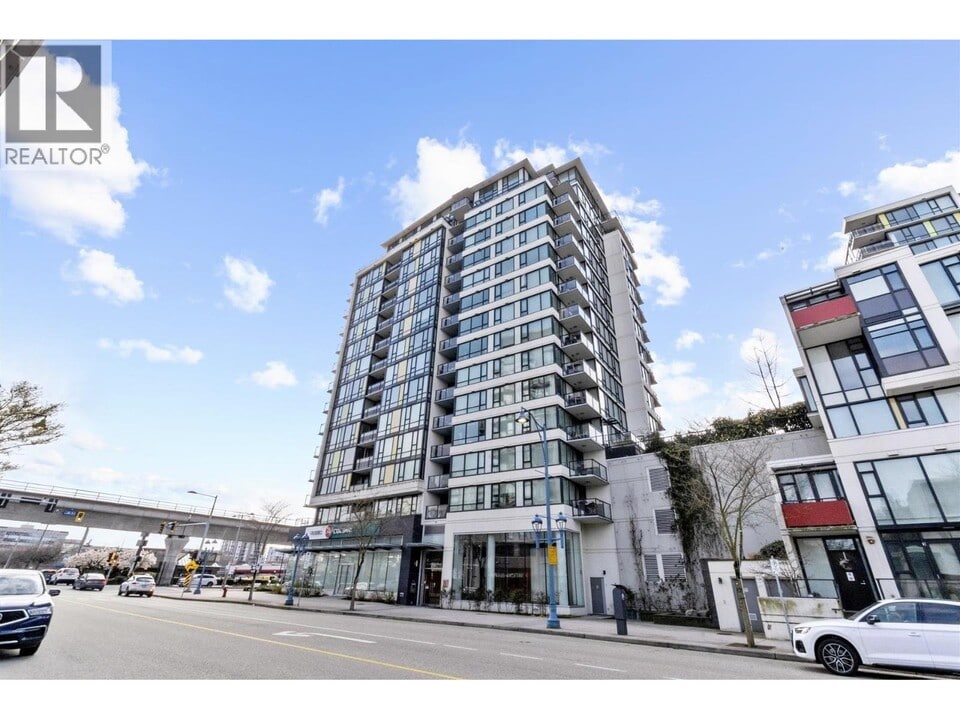 7988 Ackroyd Rd in Richmond, BC - Building Photo