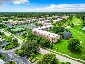 100 Forest Lakes Blvd in Naples, FL - Building Photo - Building Photo