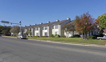 Timber Ridge Square Condos in Austin, TX - Building Photo - Building Photo