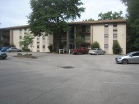 Salina Village Apartments in Charleston, WV - Foto de edificio - Building Photo