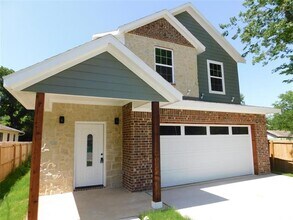 704 E Jefferson St in Waxahachie, TX - Building Photo - Building Photo