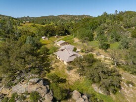 3700 Las Pilitas Rd in Santa Margarita, CA - Building Photo