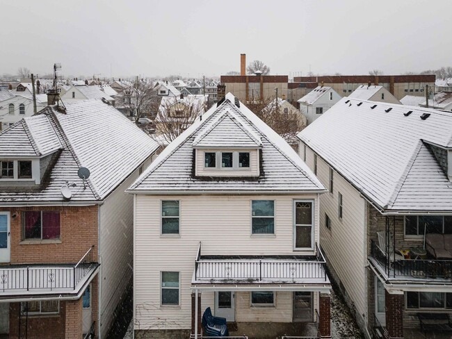 3426 Evaline St in Hamtramck, MI - Building Photo - Building Photo