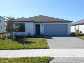 623 Lakeside Oasis Ave in Lehigh Acres, FL - Building Photo