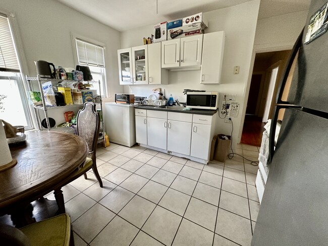 64 Conwell Ave, Unit 3 in Somerville, MA - Building Photo - Building Photo