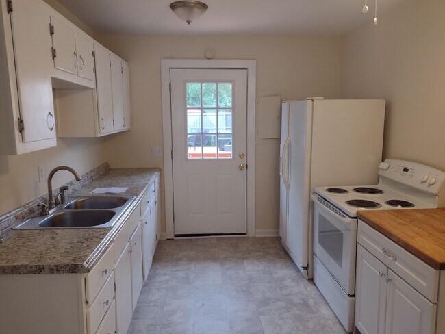 1017 Wade Ave, Unit C in Nashville, TN - Foto de edificio - Building Photo
