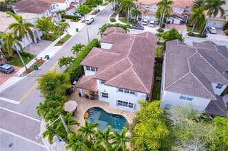 11530 NW 82nd Terrace in Doral, FL - Building Photo - Building Photo