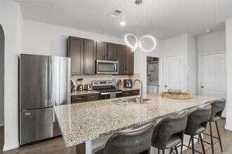 1425 Tall Pine Way in Fort Worth, TX - Building Photo - Building Photo