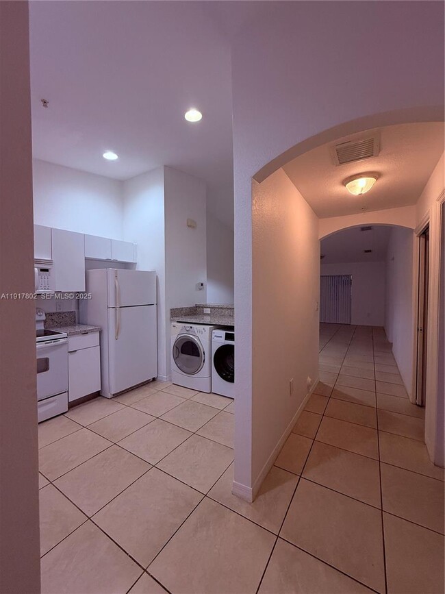 3820 SW 48th Ave in Pembroke Park, FL - Building Photo - Building Photo