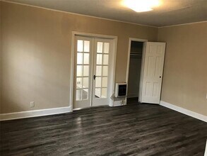 5800 Vickery Blvd in Dallas, TX - Building Photo - Building Photo