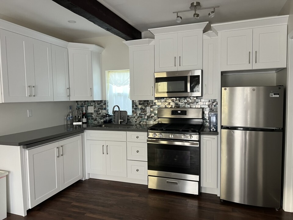 3425 E 5th St, Unit Downstairs ADU in Los Angeles, CA - Building Photo