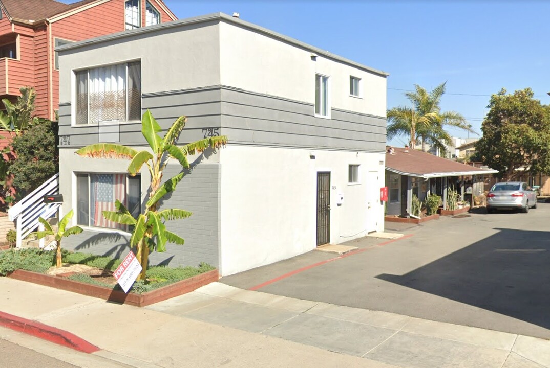 745-751 Seacoast Dr in Imperial Beach, CA - Building Photo