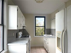 22 Soundview St-Unit -2 in New Rochelle, NY - Building Photo - Building Photo