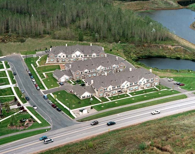 Maple Lakes Townhomes in Osseo, MN - Building Photo - Building Photo