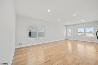 1106 Virginia St in Elizabeth, NJ - Building Photo - Building Photo