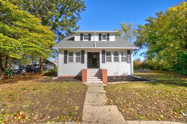 property at 4 Runyan Ct