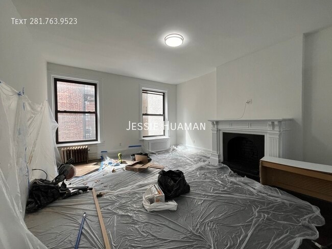 24 E 80th St in New York, NY - Building Photo - Building Photo