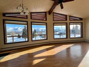 1740 Rebel Ridge Dr in Anchorage, AK - Building Photo - Building Photo