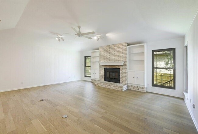 2115 Wychwood Dr in Austin, TX - Building Photo - Building Photo