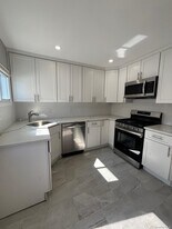 26 Adams St in Hicksville, NY - Building Photo