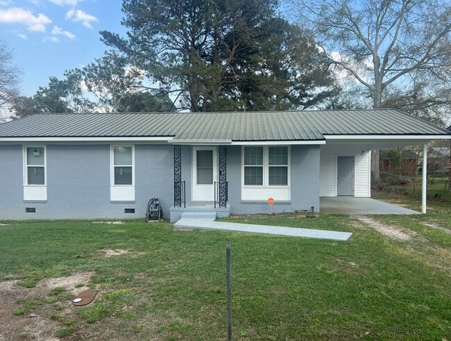 property at 3103 Lincoln Dr