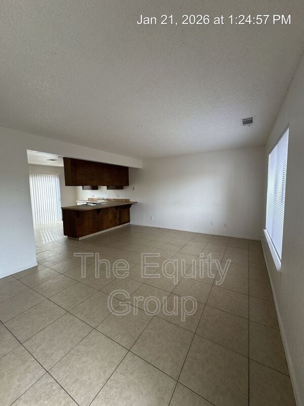 2025 S Tracy Ct in Visalia, CA - Building Photo - Building Photo